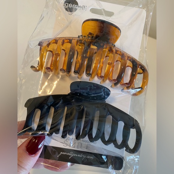 Gemelli Large Hair Clips - Picture 2 of 3